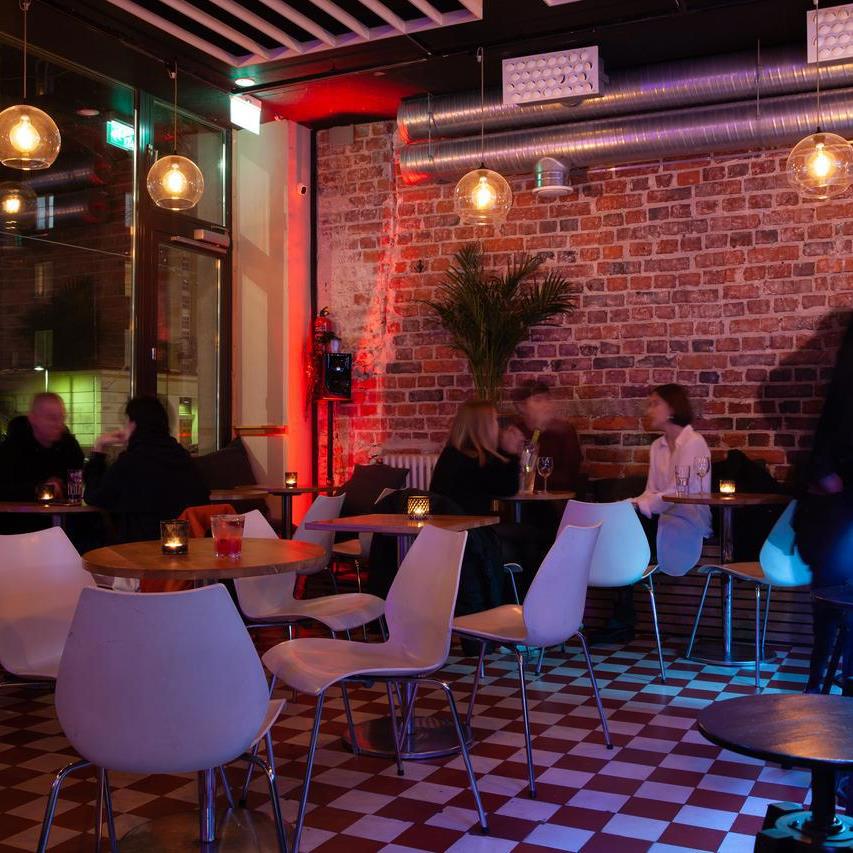 Tislaamo - Distillery Bar / Sali